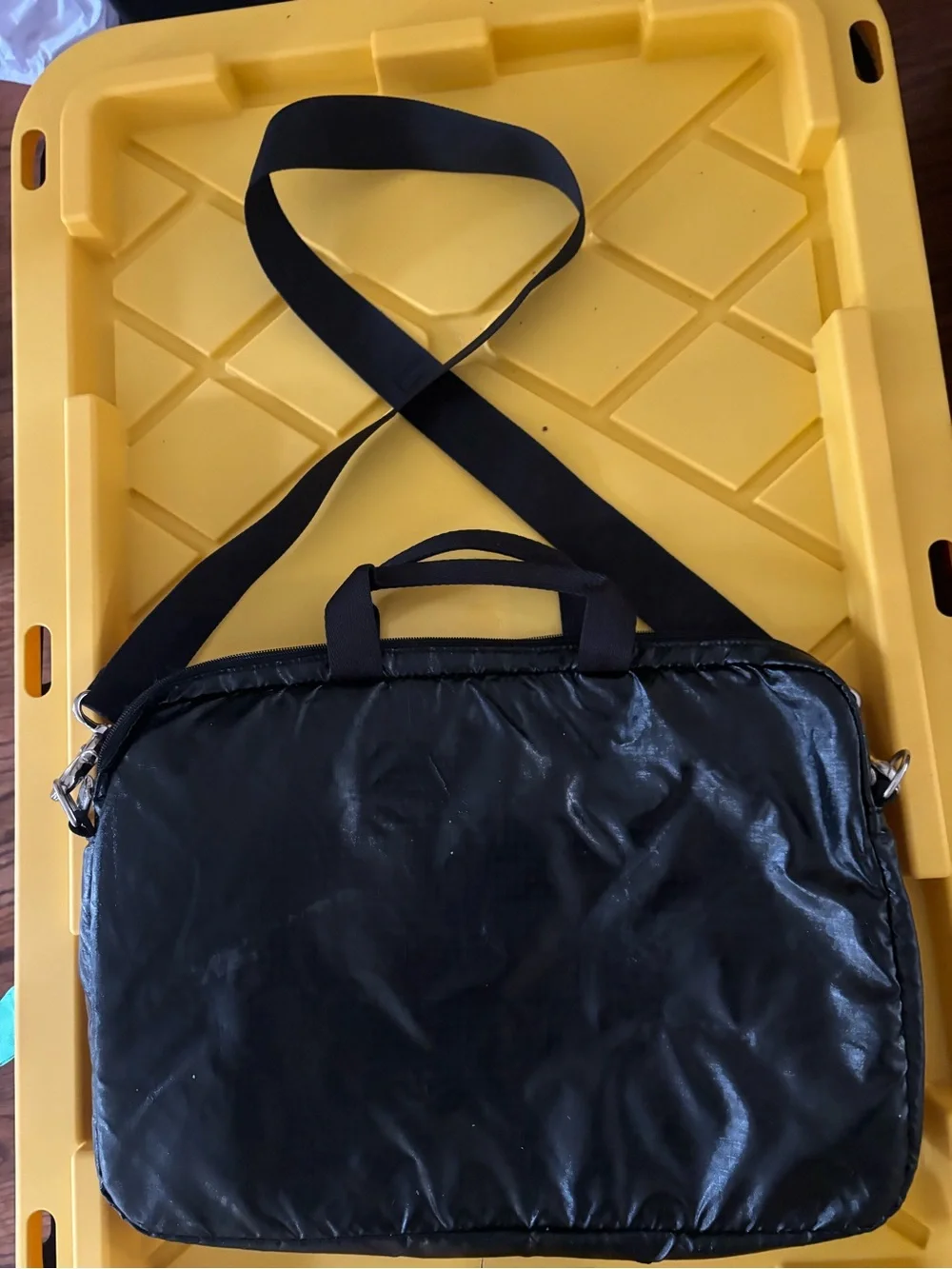 Le sportsac black laptop bag